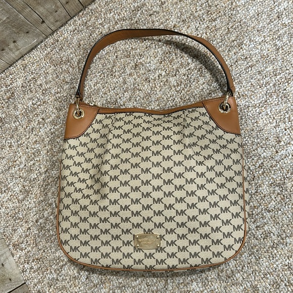 MICHAEL KORS Handbag New Condition - Picture 2 of 12